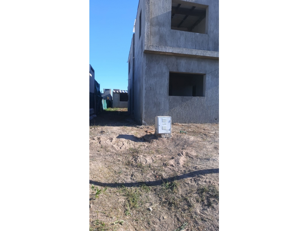 CASA EN CONSTRUCCIÓN EN VENTA - PINAR DEL SOL V - MAIPU - 3