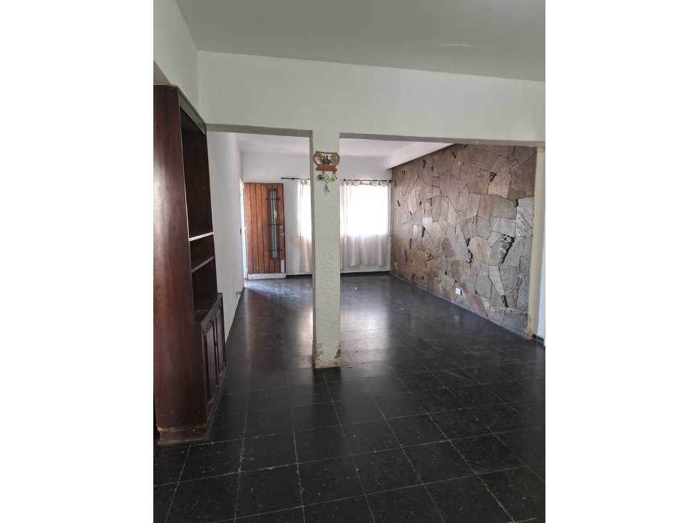 Casa 3 Dorm. y Cochera en Alquiler - Las Heras - 3