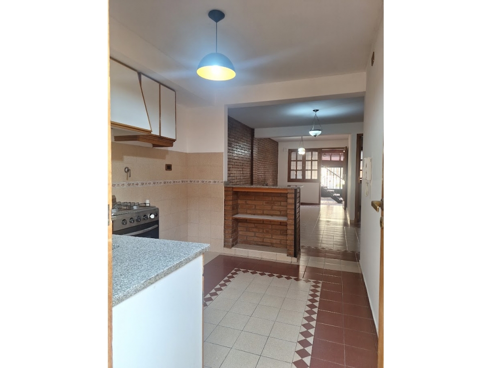 Departamento 2 Dorm. patio y cochera en Alquiler - Ciudad de Mendoza - 4