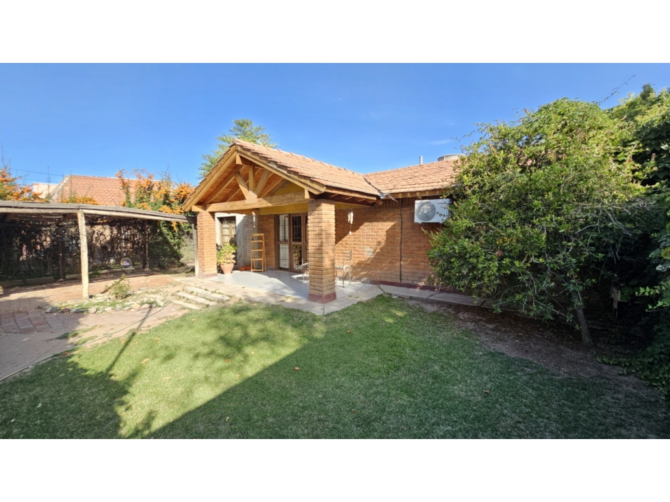 Casa 3 Dorm. y Cochera en Venta - Vistalba - Lujan de Cuyo - 1