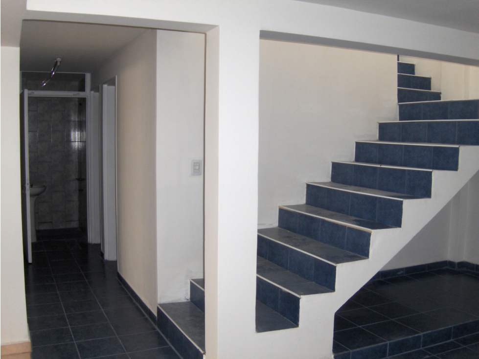 LOCAL 160 M2 + OFICINA EN VENTA - LUJAN DE CUYO - 4