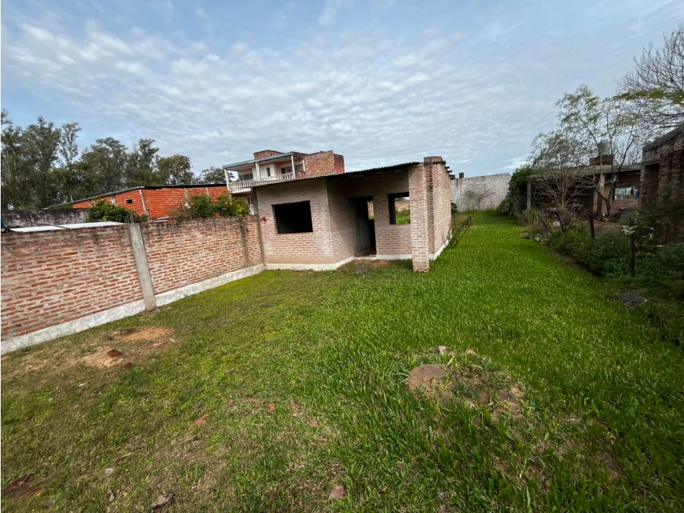 Gran terreno con casa en construcción - 6
