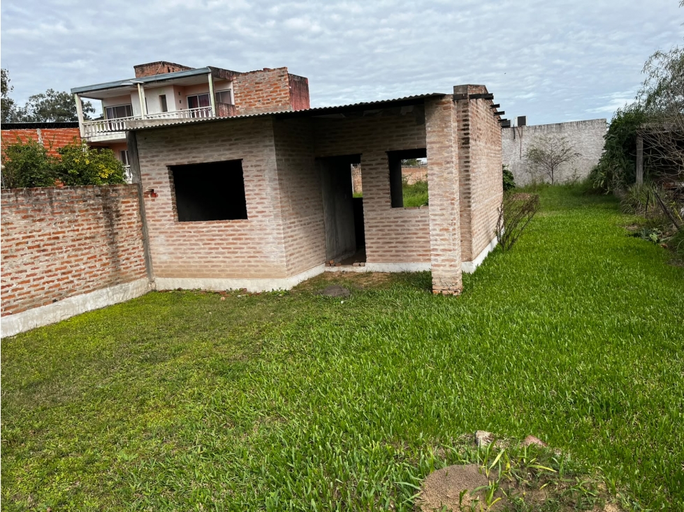 Gran terreno con casa en construcción - 3