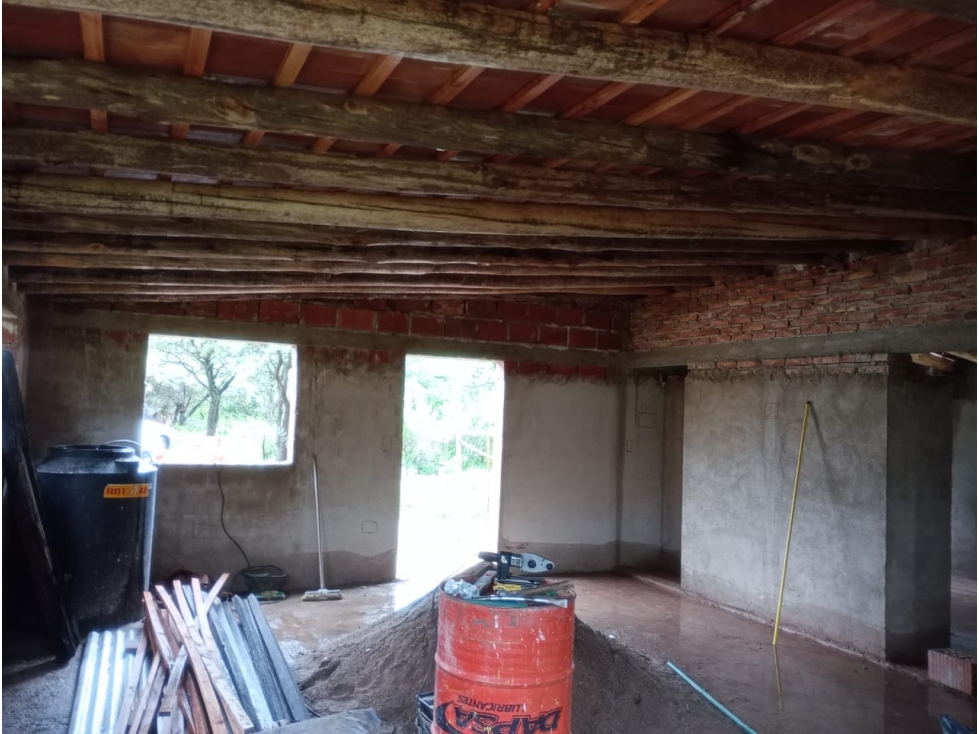 Oportunidad única 1 hectárea con vivienda a terminar en Escobas - 2