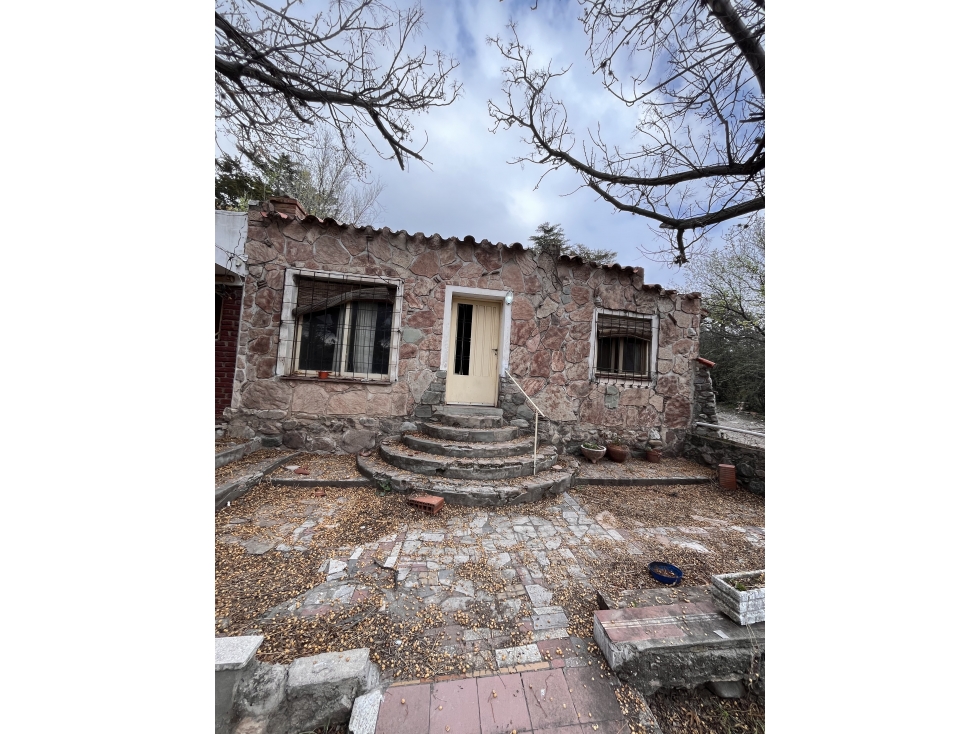 Inversión con Potencial: Dos Casas Juntas en San Esteban - 1