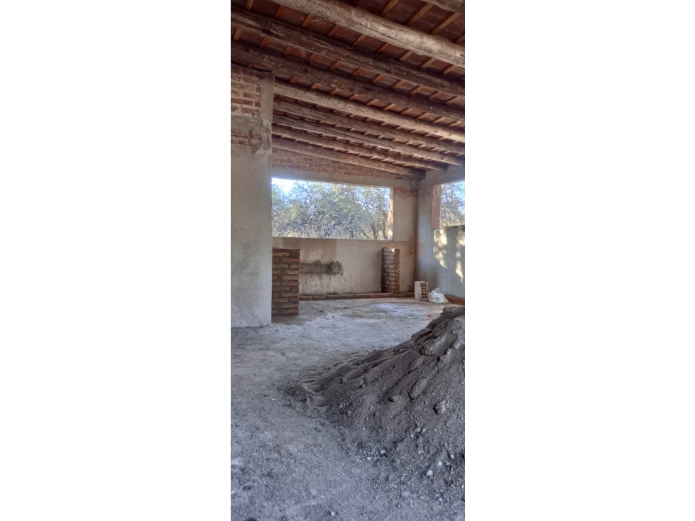 Oportunidad única 1 hectárea con vivienda a terminar en Escobas - 3