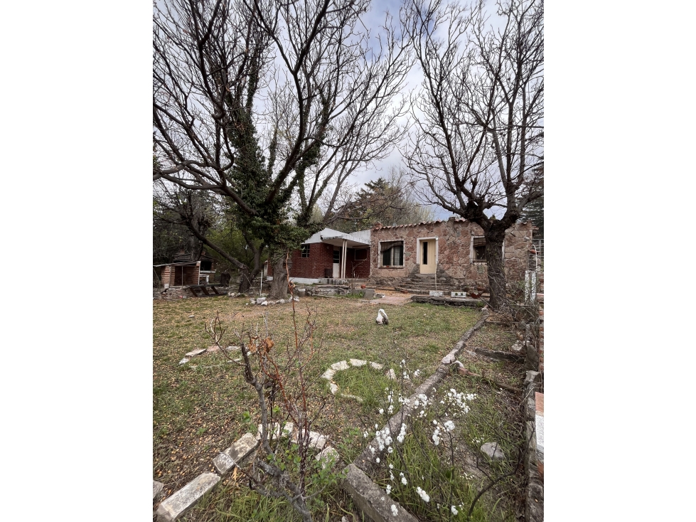 Inversión con Potencial: Dos Casas Juntas en San Esteban - 4