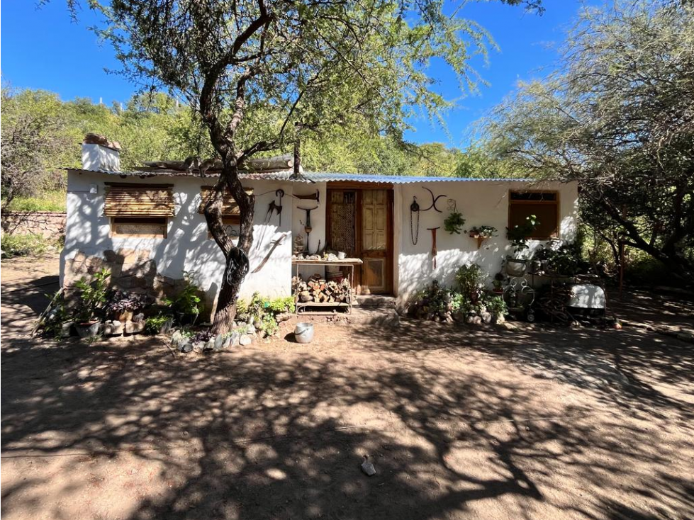 Se Vende Casa con Terreno de 906 m² Barrio San Martín