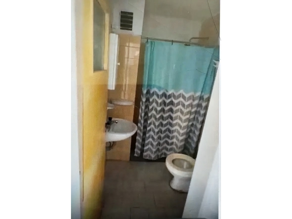 Inmobiliaria Royal VENDE. Departamento en Edificio Bancario. - 3