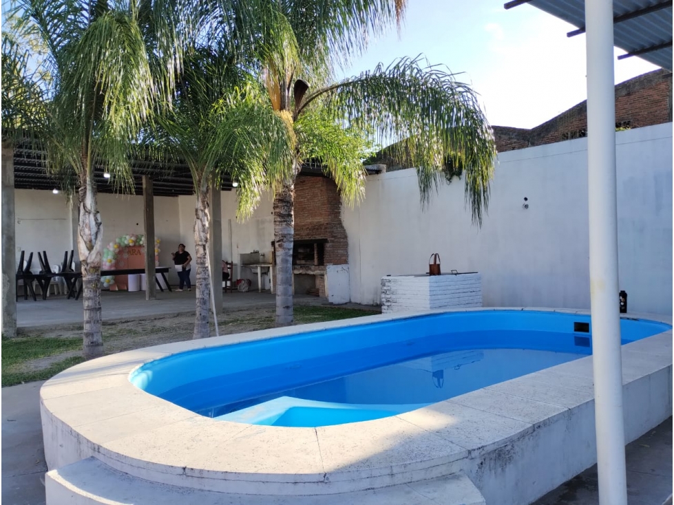 se vende casa con local comercial alquiler y piscina - 3