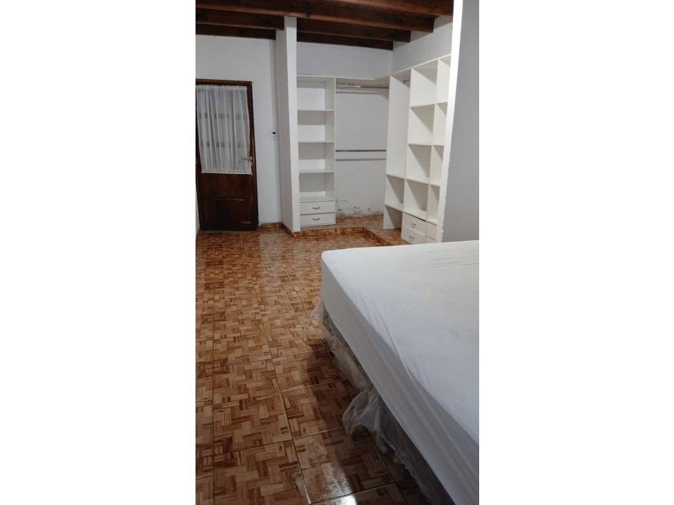 EN VENTA. Hermosa y amplia Propiedad B° Quintana - 4