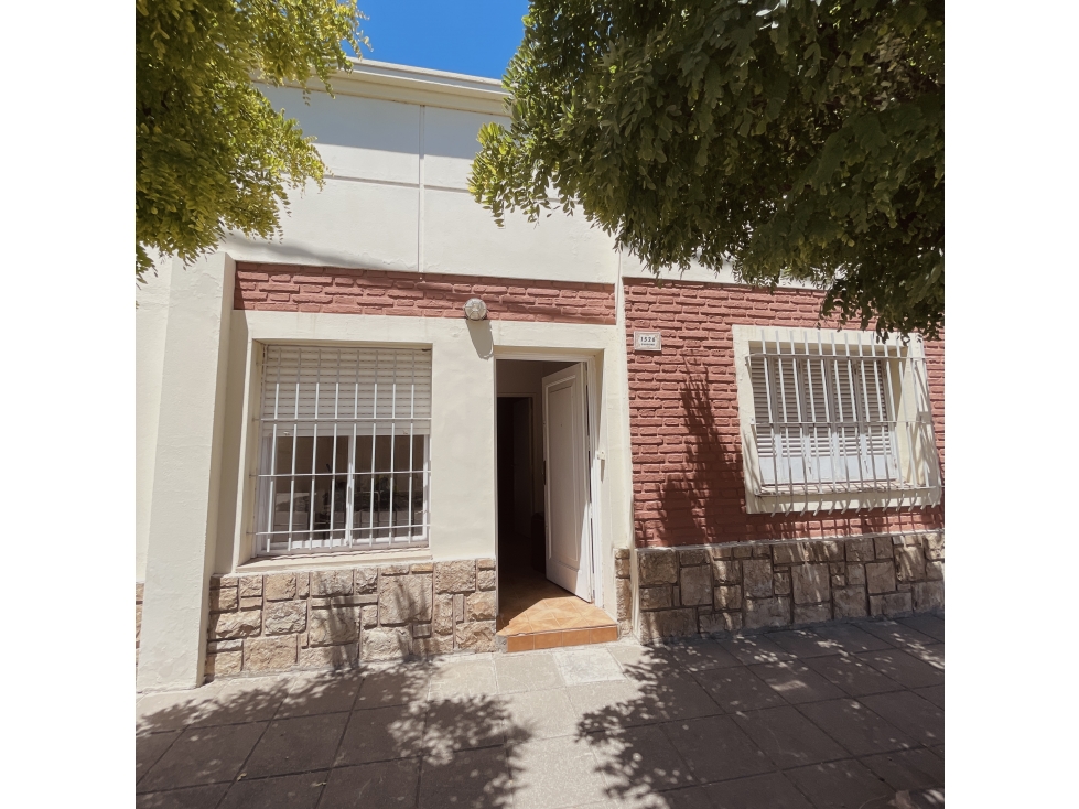 CASA EN VENTA BARRIO COLON - 1