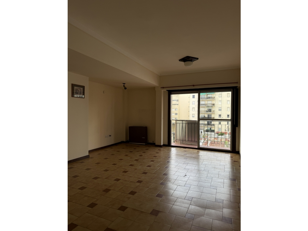 Departamento 4 ambientes c/cochera a la calle - Zona Plaza Mitre - 2