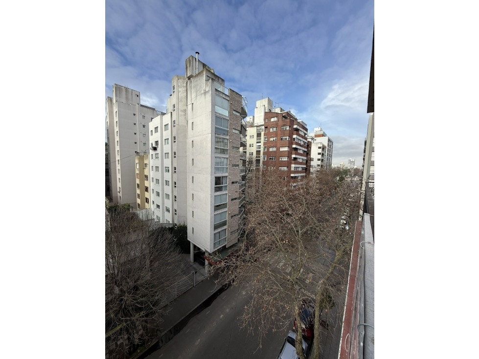 Departamento 4 ambientes c/cochera a la calle - Zona Plaza Mitre - 4