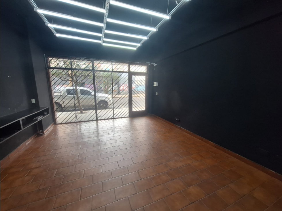 Local Mitre 2100 - 4