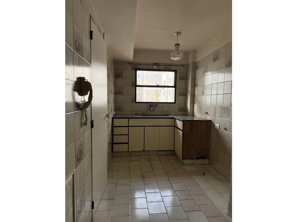 Departamento 4 ambientes c/cochera a la calle - Zona Plaza Mitre - 5