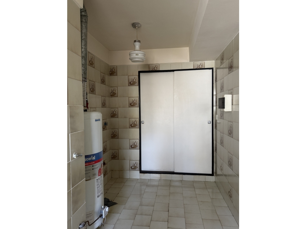 Departamento 4 ambientes c/cochera a la calle - Zona Plaza Mitre - 6