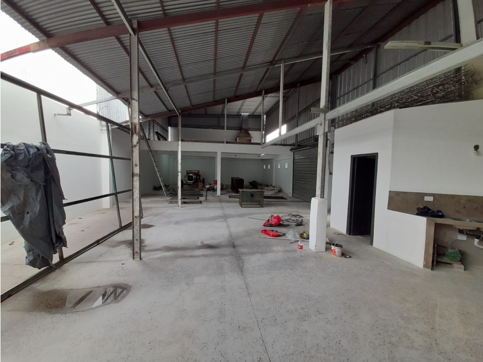 GALPON ZONA INDUSTRIAL A ESTRENAR EN VENTA. 80 MTS COLECTORA A. OESTE - 6