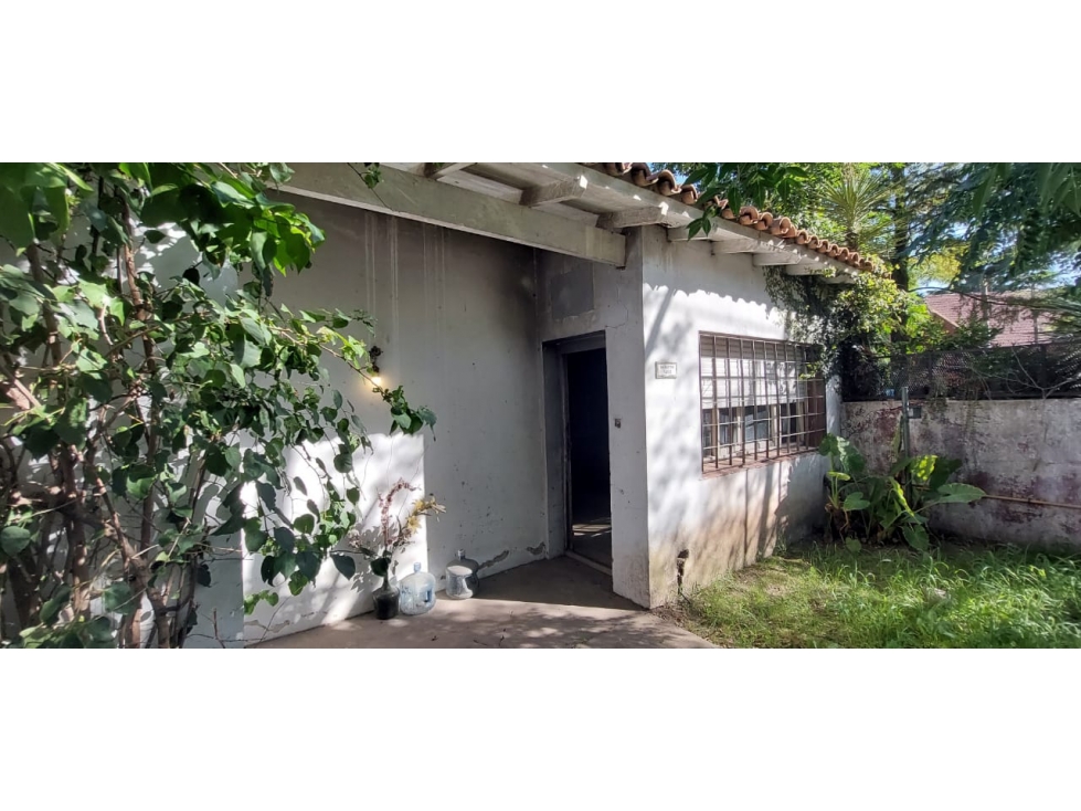 CHALET EN VENTA EN ITUZAINGO NORTE A RECICLAR - 4