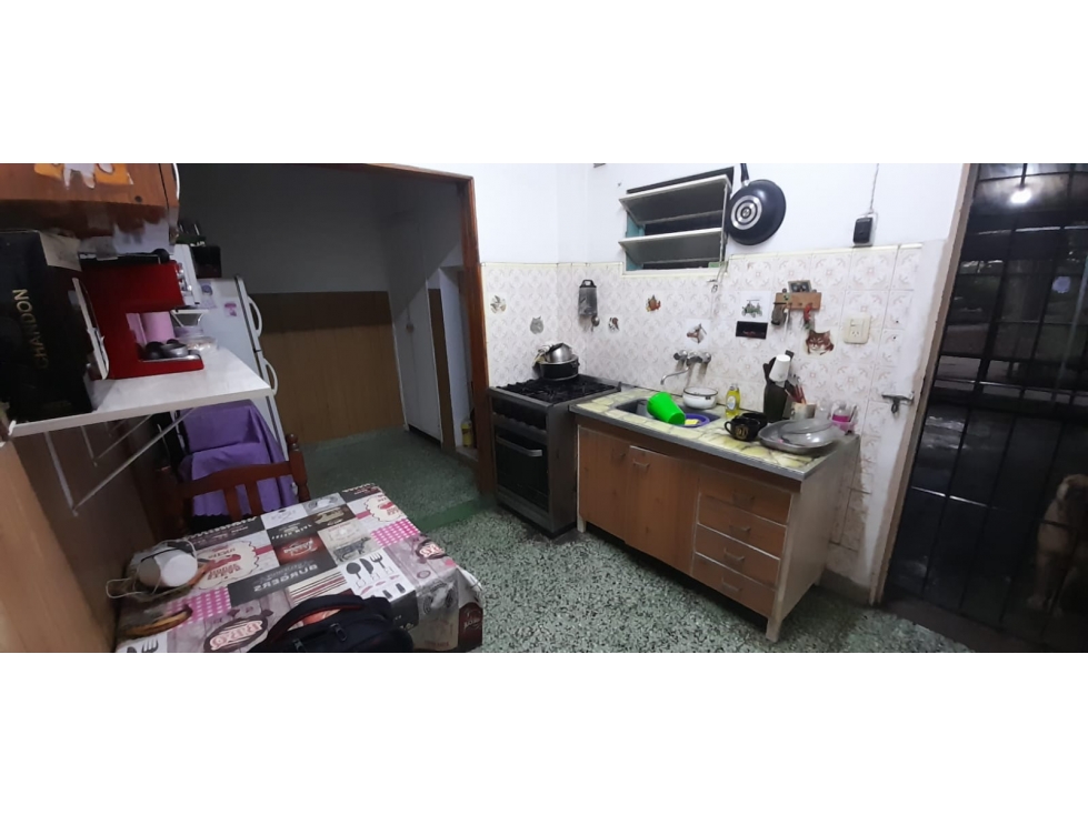 CASA AMERICANA SOBRE AMPLIO TERRENO EN VENTA. ITUZAINGÓ NORTE — foto 4