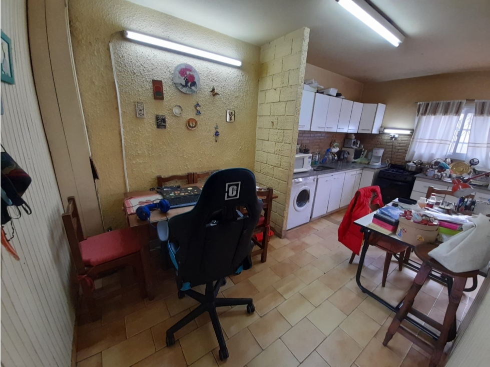 CHALET DOS PLANTAS EN VENTA. BARRIO AERONAUTICO - ITUZAINGO - 5