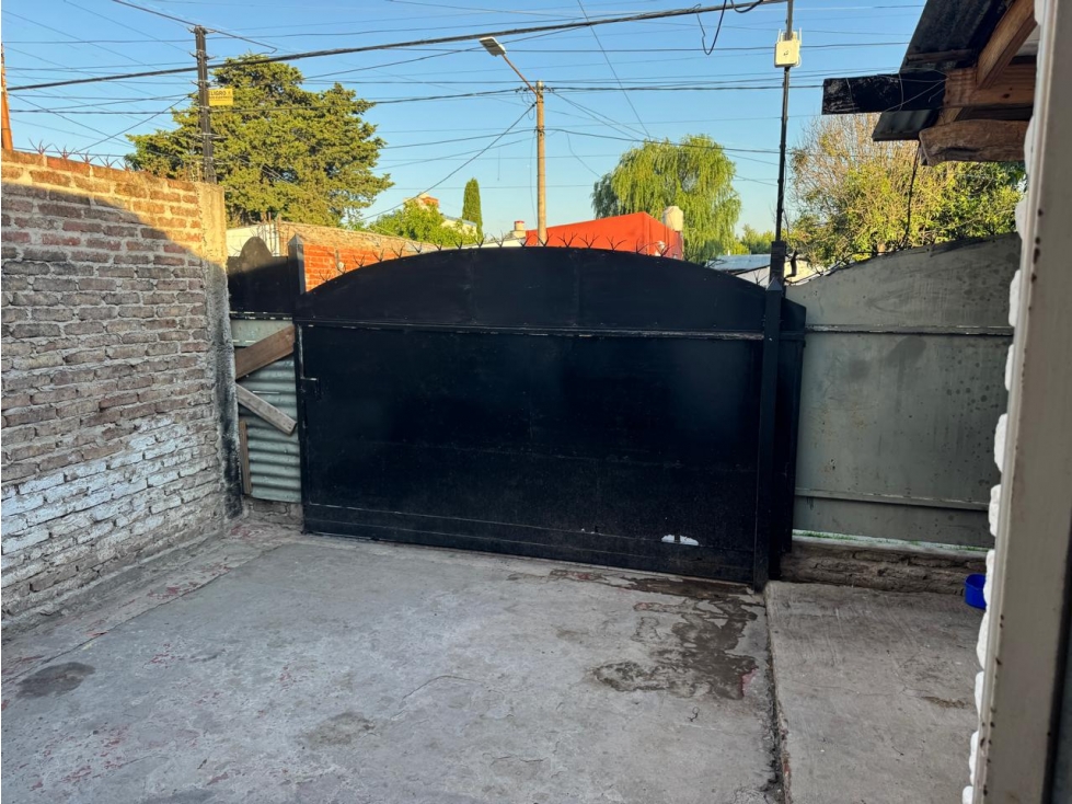 CASA EN PH AL FRENTE EN VENTA. ITUZAINGO SUR — foto 2