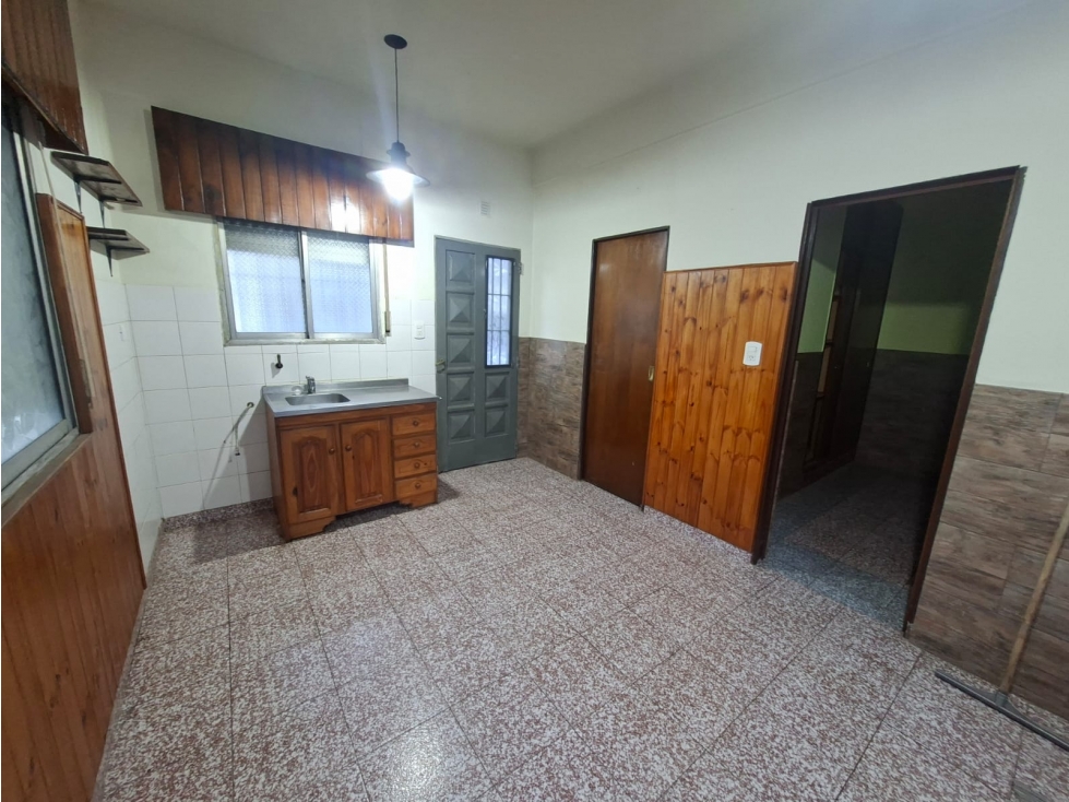 IMPECABLE CASA en PH EN ALQUILER - Ituzaingó Norte. A MTS DE AV. RATTI — foto 2