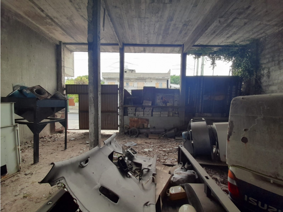IMPORTANTE LOSA CON DOS LOCALES A TERMINAR EN VENTA. SOBRE J M PAZ — foto 4