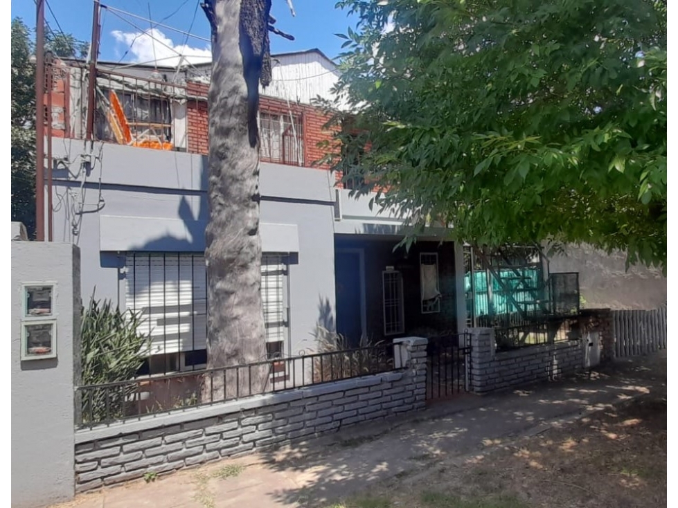 CASA Y PREMOLDEADA EN VENTA. ITUZAINGO NORTE. A MTS. CALLE PRINGLES