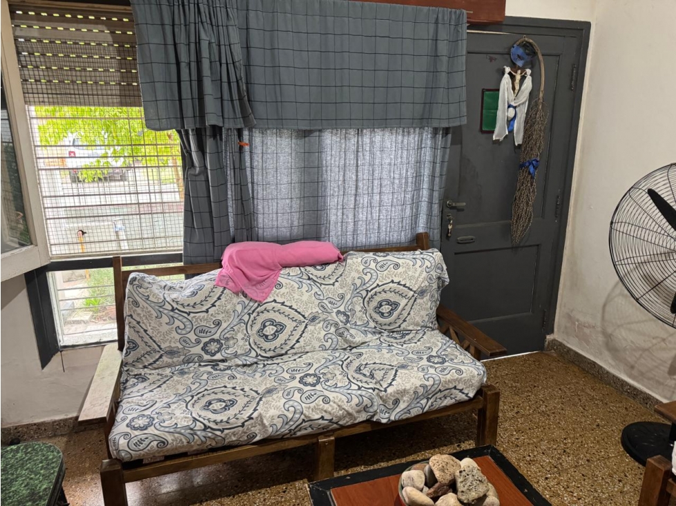 CASA AMERICANA. ITUZAINGO SUR. A 50 MTS. AVENIDA RIVADAVIA - 2