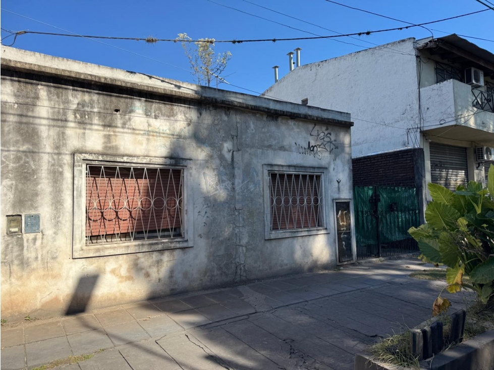 CASA AMERICANA EN VENTA. ITUZAINGO NORTE