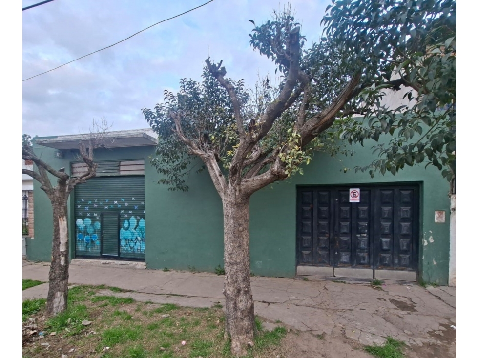 GARAJE Y LOCAL (OPCION VIVIENDA LINDERA) EN VENTA. ITUZAINGO NORTE