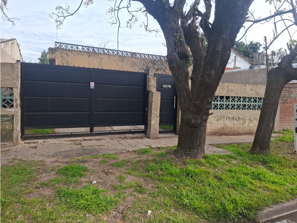 AMPLIA CASA AMERICANA EN VENTA. ITUZAINGO NORTE — foto 2