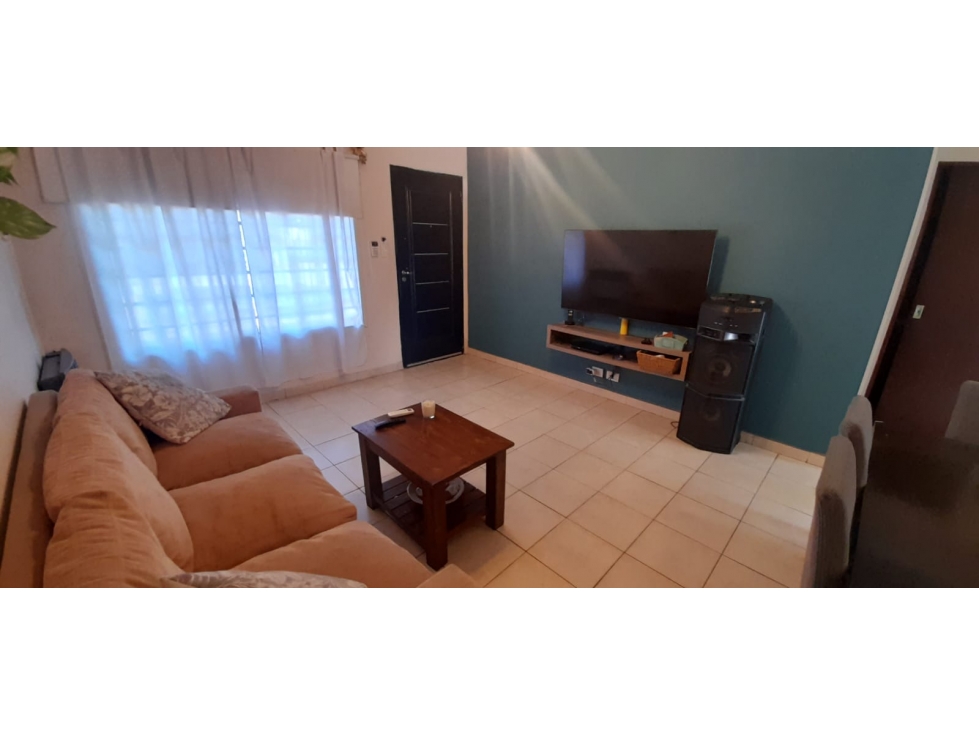 EXCELENTE CHALET A 200 MTS AV. BRANDSEN EN VENTA. PROXIMO A. OESTE - 3