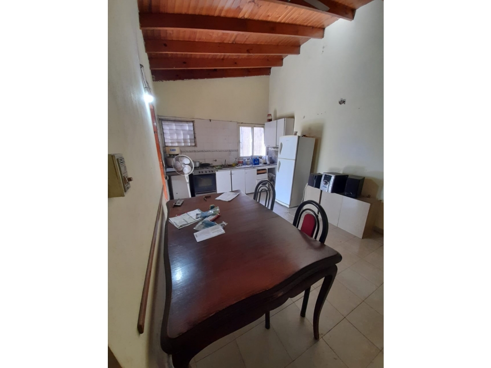 CHALET EN VENTA. ITUZAINGO NORTE. A 50 MTS. AVENIDA RATTI - 4