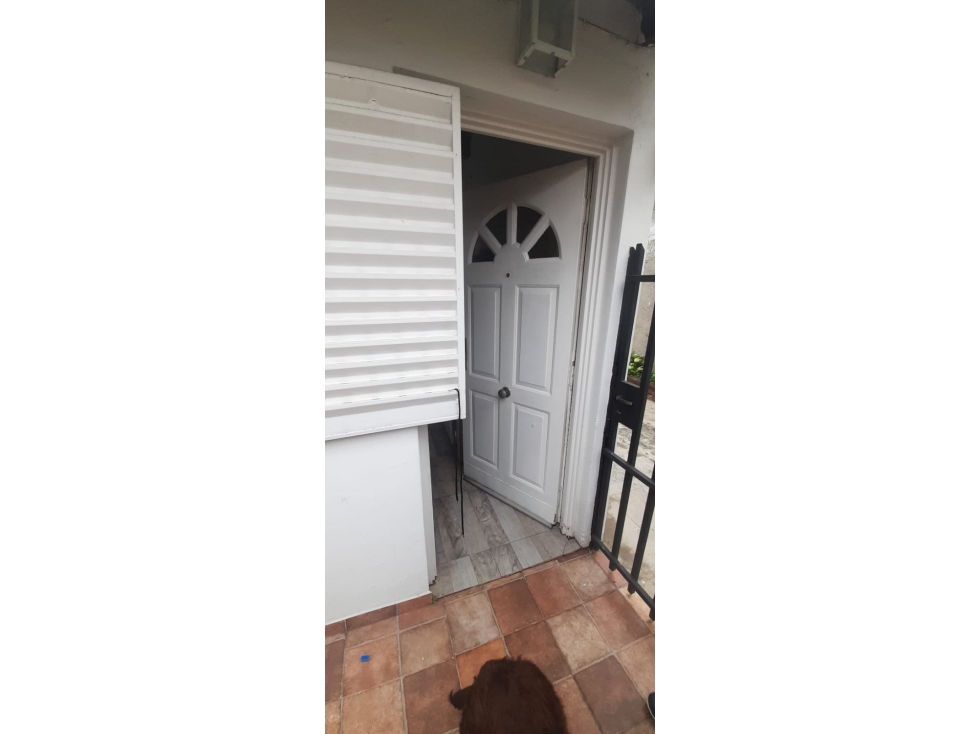 HERMOSA CASA EN PH TOTALMENTE ACTUALIZADA EN VENTA. MORON SUR - 2