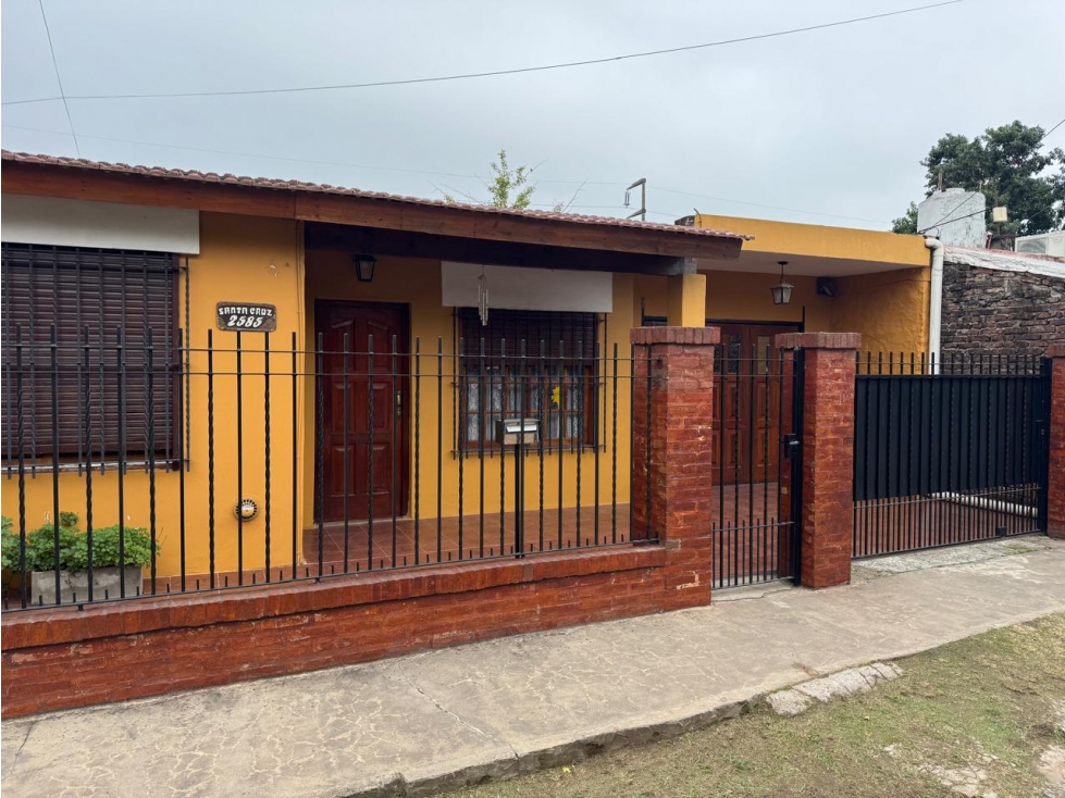 CHALET con MONOAMBIENTE EN VENTA EN ITUZAINGO NORTE — foto 2