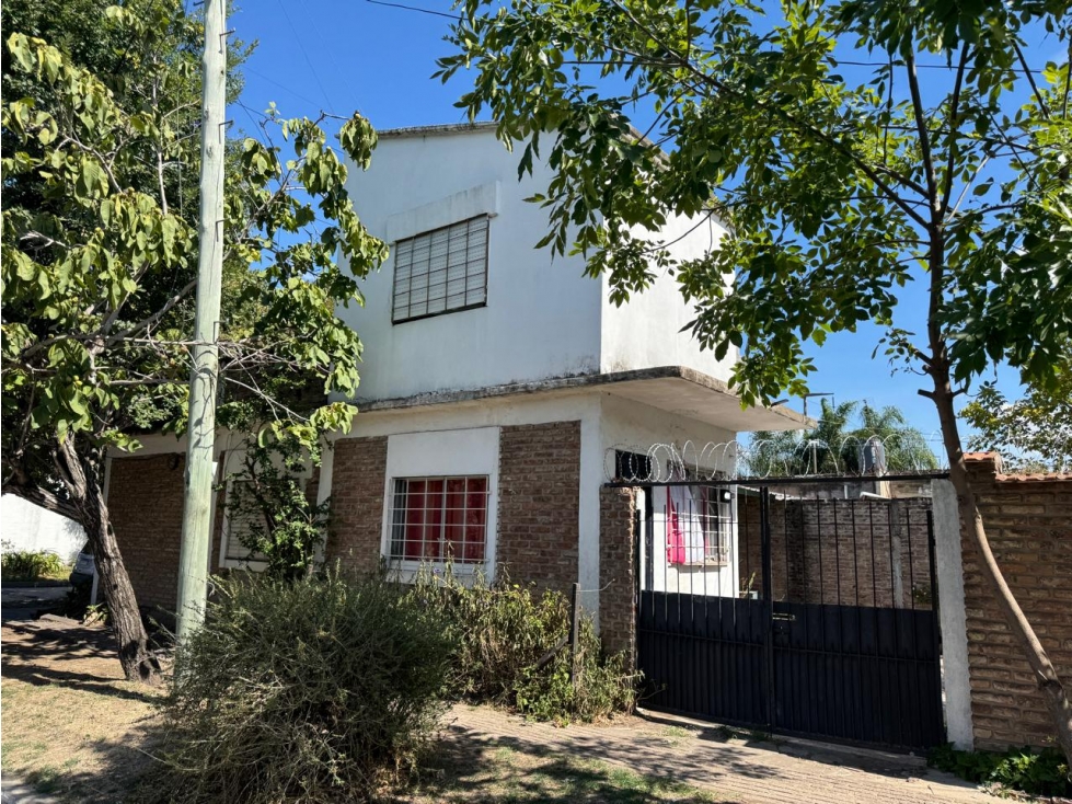 CASA EN VENTA. ITUZAINGO NORTE - 4