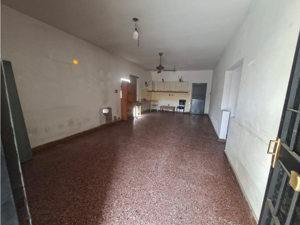 AMPLIA CASA AMERICANA EN VENTA. ITUZAINGO NORTE — foto 5