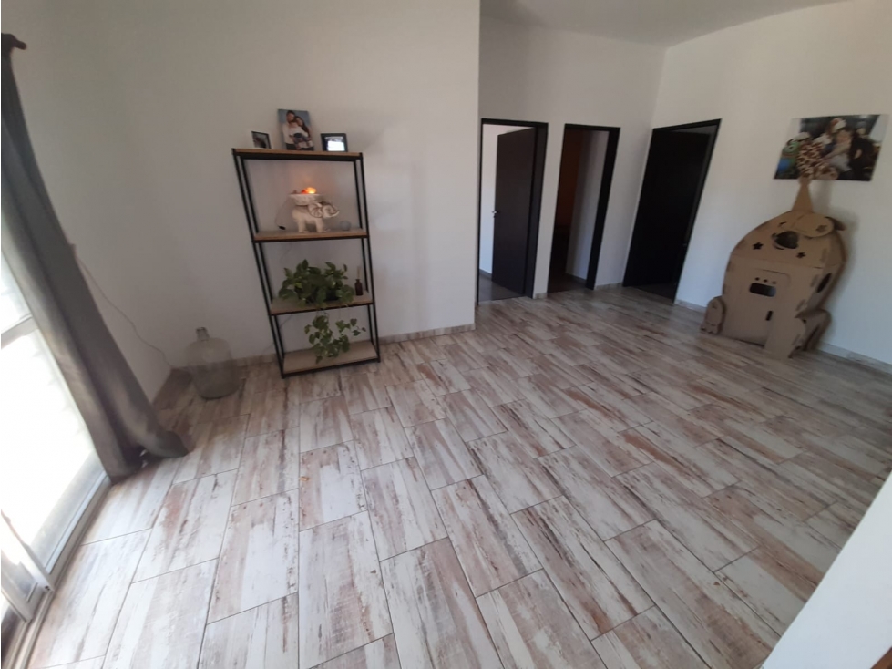 HERMOSA CASA MINIMALISTA EN VENTA. ITUZAINGO NORTE - 6