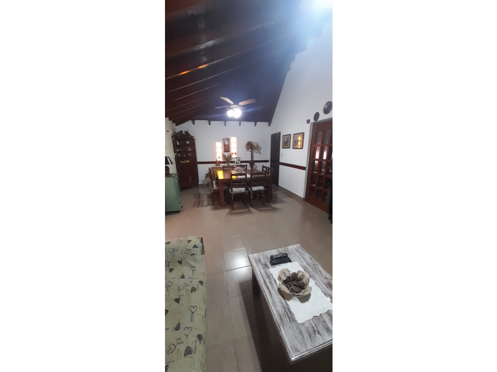 HERMOSA CASA AMERICANA EN VENTA. CASTELAR SUR - 4