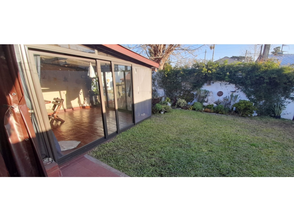 IMPECABLE CASA EN PH SOBRE AMPLIO TERRENO EN VENTA. ITUZAINGO NORTE - 3