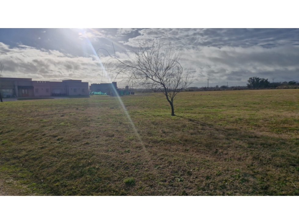 LOTE EN CLUB DE CAMPO LUJAN — foto 2