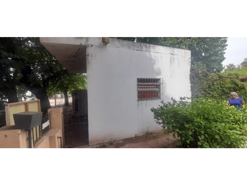 Excelente vivienda c/local. VENTA. Ituzaingo Norte a 50 mts. Av. Ratti - 5