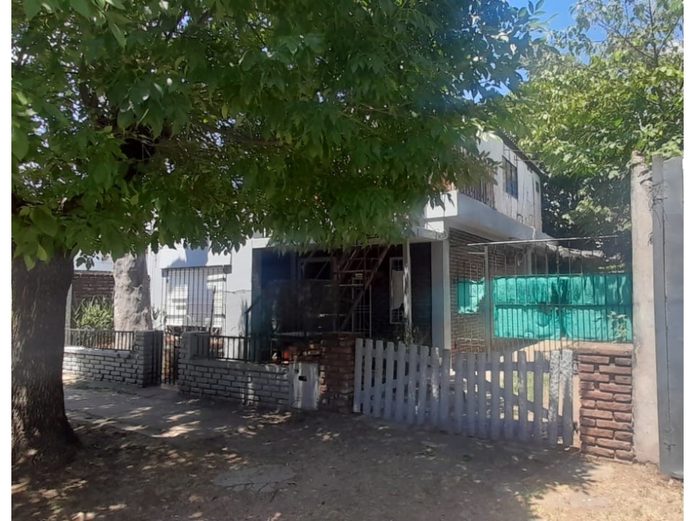 CASA Y PREMOLDEADA EN VENTA. ITUZAINGO NORTE. A MTS. CALLE PRINGLES — foto 2