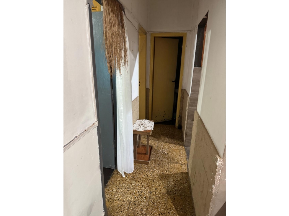 CASA AMERICANA. ITUZAINGO SUR. A 50 MTS. AVENIDA RIVADAVIA - 3