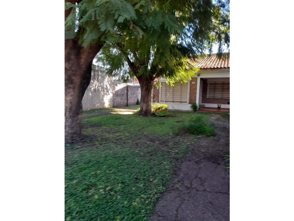 EXCELENTE CHALET SOBRE AMPLIO LOTE - 3