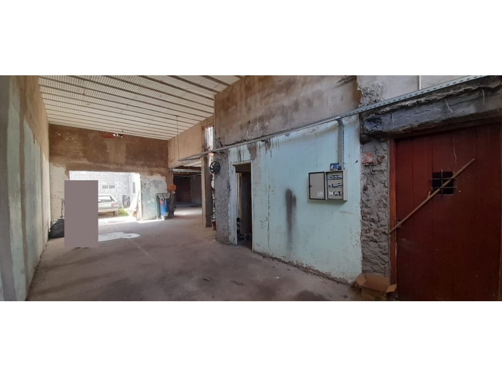 AMPLIO GALPON 420 m2 EN VENTA. ITUZAINGO NORTE. IDEAL DEPOSITO - 2