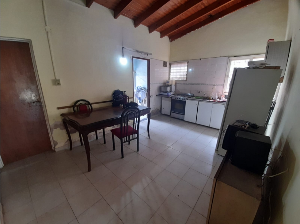 CHALET EN VENTA. ITUZAINGO NORTE. A 50 MTS. AVENIDA RATTI - 3