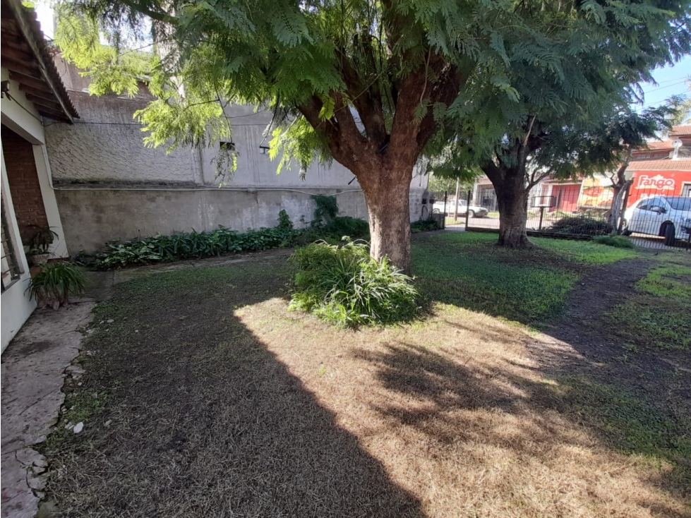 EXCELENTE CHALET SOBRE AMPLIO LOTE - 4